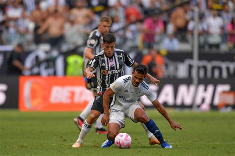 Atlético e Cruzeiro acertam acordo para torcida única no clássico O TEMPO