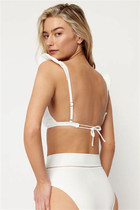 Trendyol Collection Góra od bikini z trójkątnym wzorem w kolorze ecru