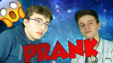 PRANK FICTION ON DEMANDE A DES GENS S ILS PUENT LA MERDE Ft