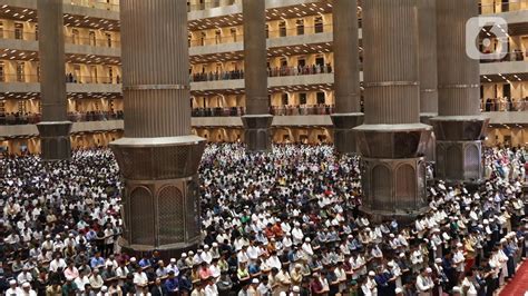 Salat Tarawih Perdana Masjid Istiqlal Jakarta Dipadati Ribuan Jamaah