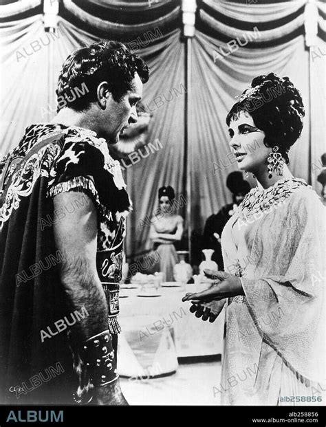 Elizabeth Taylor And Richard Burton In Cleopatra 1963 Directed By