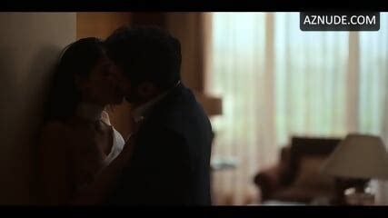 Sobhita Dhulipala Hot Kiss