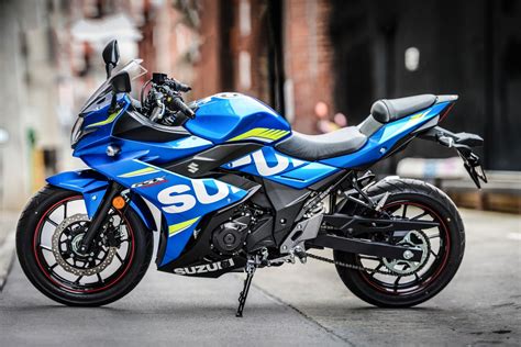 Suzuki Gsx 250r Review Humble Commuter Rocks Superbike Style