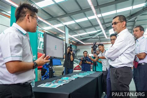 Petronas AutoExpert Pertama Dunia Kini Dilancarkan Petronas Auto Expert