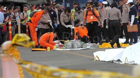 Sehari Mencari Tim Sar Temukan Kantong Serpihan Lion Air