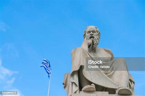 Patung Filsuf Besar Socrates Di Luar Gedung Utama Academy Of Athens Di