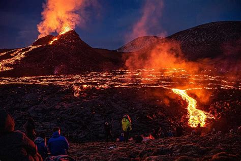 Erupci N Del Volc N En Islandia