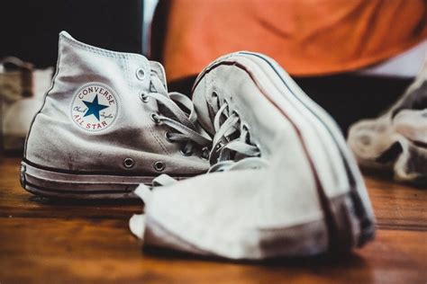 How To Clean Converse Shoes Step By Step Guide Footwearly