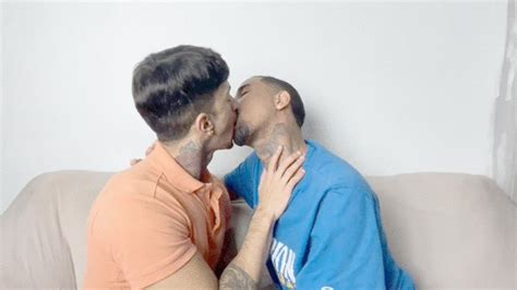 WILD KISSES WITH VERY HORNY ON THE LIVING ROOM SOFA BY ANDRE MAYA AND GARY SANDERS CLIP