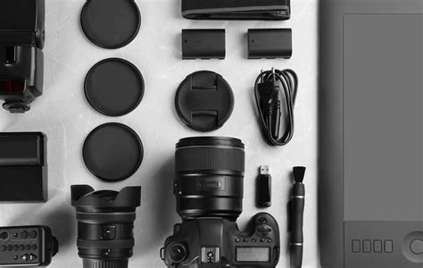 7 Essential Camera Gear Items Every Beginner Photographer Needs Camskns