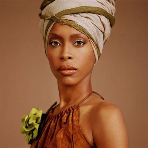 Erykah Badu Annie Dont Wear No Panties Lyrics Plyric