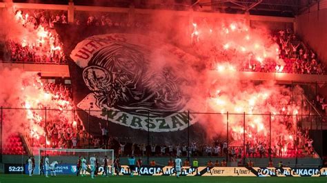 El Impresionante Espect Culo De Los Hinchas De Legia Varsovia A Pesar