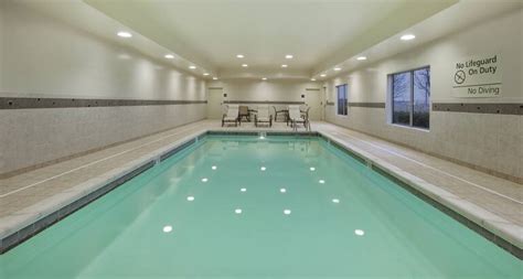 Hampton Inn and Suites Wichita Northeast Hotel