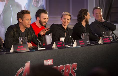 Robert Downey Jr Chris Evans And Scarlett Johansson At The Avengers