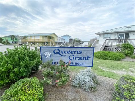 Queens Grant Homes for Sale in Topsail Beach, NC | The Cameron Team