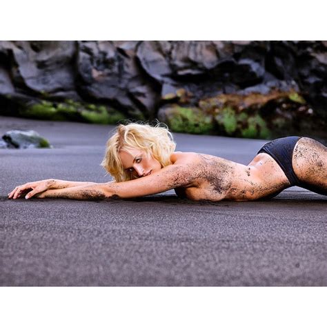 Naked Aliz E Poulicek Added By Gringojc