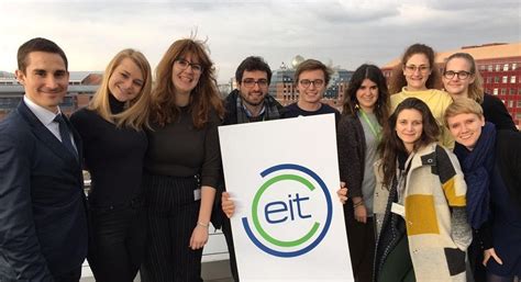 how to become eit