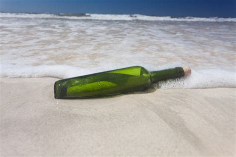 Flaschenpost Am Strand Lizenzfreies Foto Bildagentur