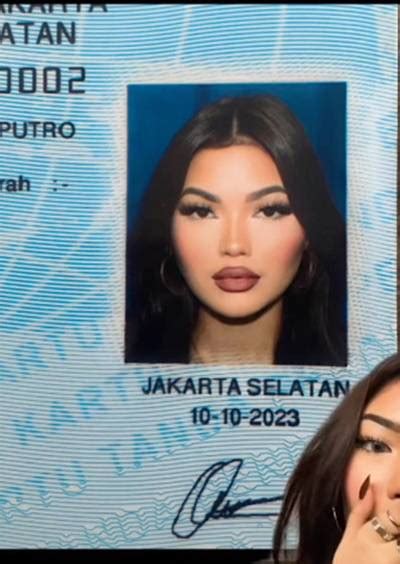 Viral Foto Ktp Selebgram Indonesia Yang Terlalu Cantik Bak Model Luar