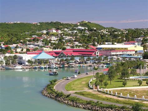 Moving to Antigua & Barbuda? 2025 Living Costs