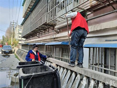 丹江口市大坝街办跃进门社区：净岸护水人人参与 美好家园你我共享 湖北日报新闻客户端