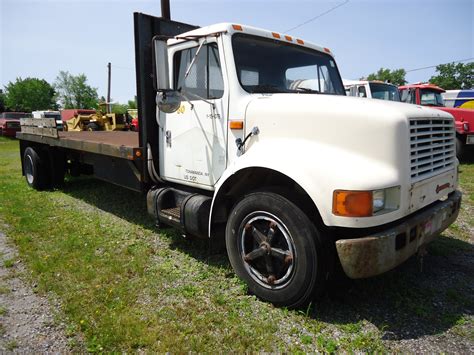 INTERNATIONAL Flatbed Trucks For Sale