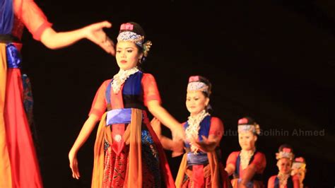 Tari Kedempling Tari Khas Majalengka Indonesian Traditional Dance