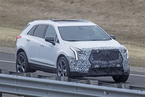 2020 Cadillac Xt5 Facelift Spied With Redesigned Bumpers Four Cylinder Expected Autoevolution