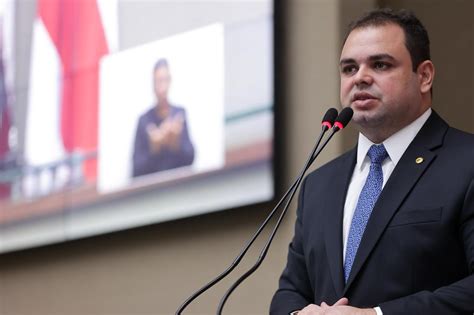 Dia do Consumidor Leis de Roberto Cidade fortalecem proteção e