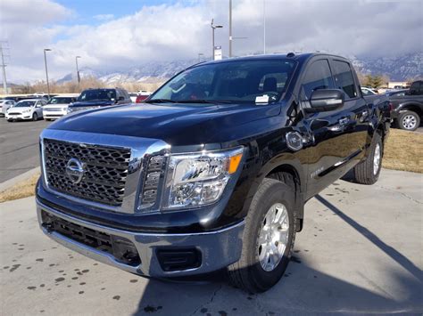 Certified Pre Owned 2017 Nissan Titan SV Crew Cab Pickup 1FP6127 Ken