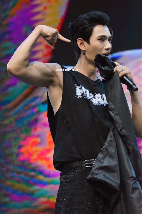 Ghim của Emily Carr trên Pit babe