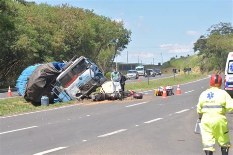 Motociclista Morre Em Acidente Caminh O Na Rodovia Geraldo De