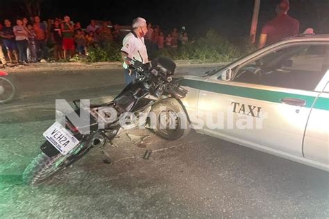 EN EL PERIFÉRICO Taxista arrolla y lesiona a dos motociclistas