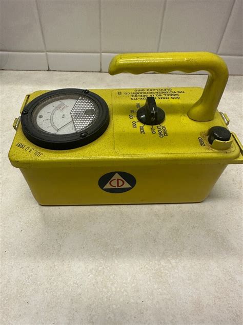 VICTOREEN CDV 715 RADIATION DETECTOR SURVEY METER EBay