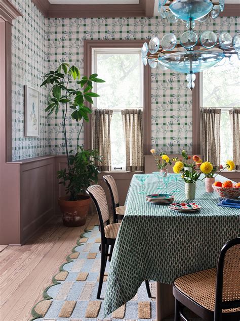 This Victorian Home in Texas Has 13 Different Wallpapers