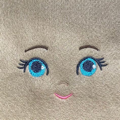 Conception De Broderie De Machine De Visage De Poup E Poup E Mignonne