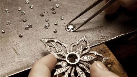 The Beauty of Precision: Laser Engraved Jewelry Unveiled — Monportlaser