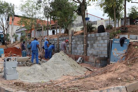 Prefeitura inicia obra de revitalização de praça no bairro Lago Azul