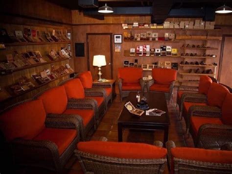 FREEDOM FINE CIGARS & LOUNGE | Cigarfriendly: Naples, FL | Cigar Journal