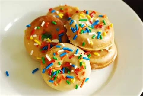 Mini Baked Glazed Doughnuts Recipe | LaaLoosh