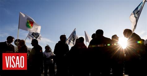 Visão Elementos Da Psp E Gnr Vão Endurecer Protestos Devido à Falta