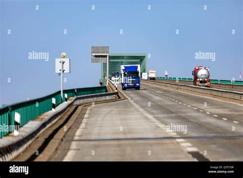 Traffic on the Brunsbuttel viaduct, highway B5 over the Kiel Canal Stock Photo - Alamy