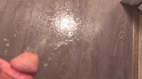 Puissance Pisse Sur Mes étages et Mes Murs Du Couloir avec Rejouage Au Ralenti Pornhub Gay