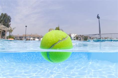 Cómo limpiar el fondo de una piscina sin limpiafondos Descubre estas