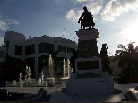 Plaza Olmedo Monumento A Olmedo Guayaquil