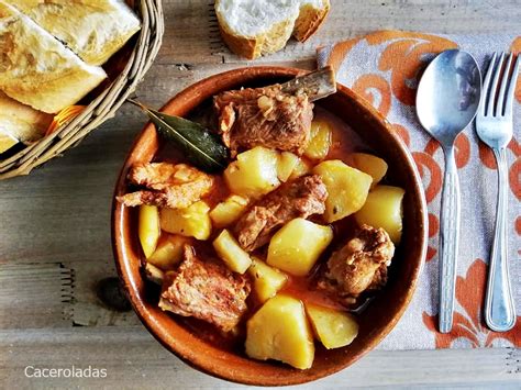 Patatas Guisadas Con Costillas Adobadas Caceroladas