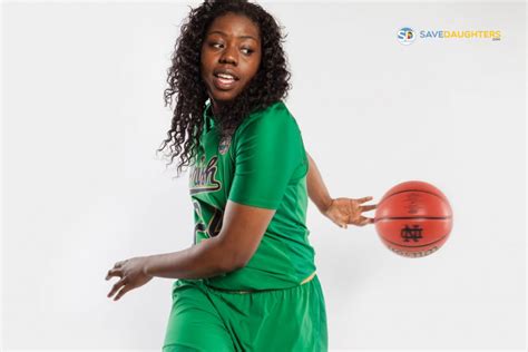 Is Arike Ogunbowale Married? Husband, Family, Age, Net Worth, Wiki