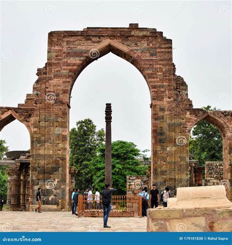 Inside The Qutub Minar Complex With Antic Ruins And Inner Square