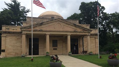 Glendale Cemetery to Restore Century-Old Mausoleum | who13.com