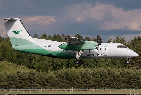 LN WIA Widerøe De Havilland Canada DHC 8 103B Dash 8 Photo by Dirk